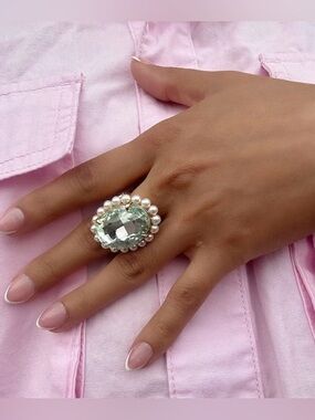 Kurt Geiger Pearl Oval Stone Green Lime Cocktail Ring Size 8. NEW